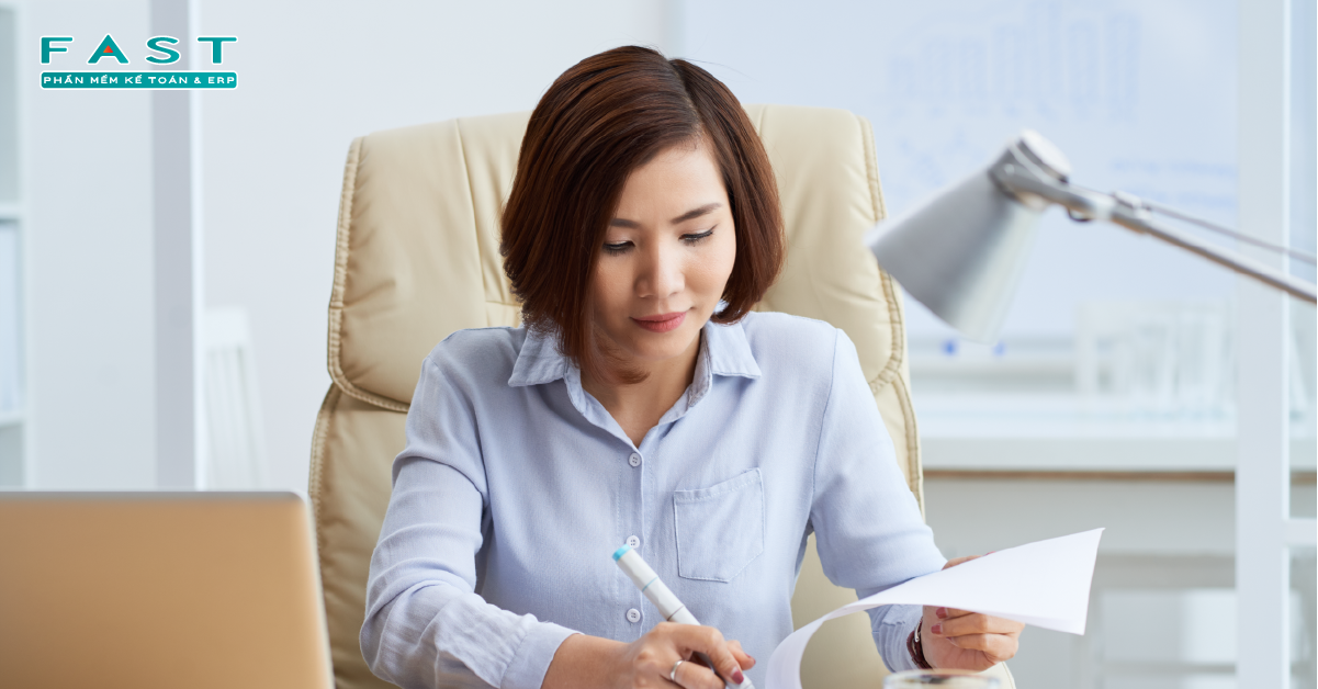 Kiểm tra hóa đơn tránh sai sót cho doanh nghiệp